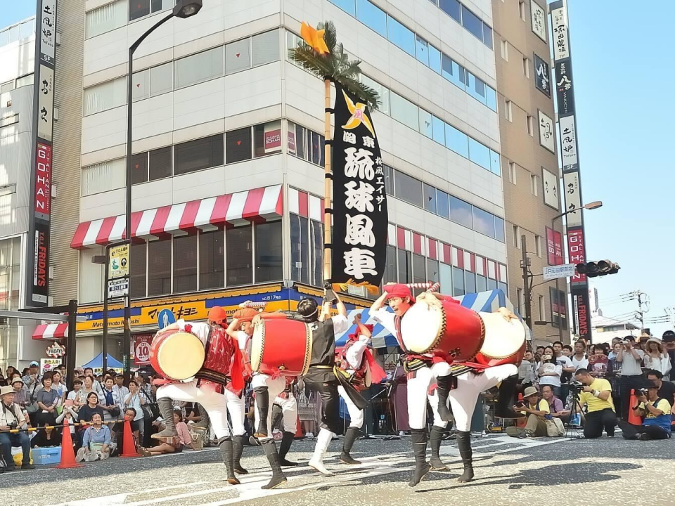 桜風エイサー琉球風車の旗頭
